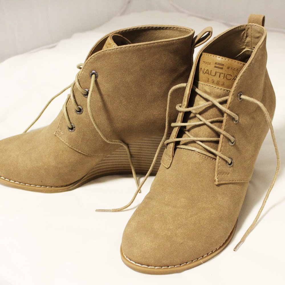 *LIKE NEW* Nautica Wedge Booties
